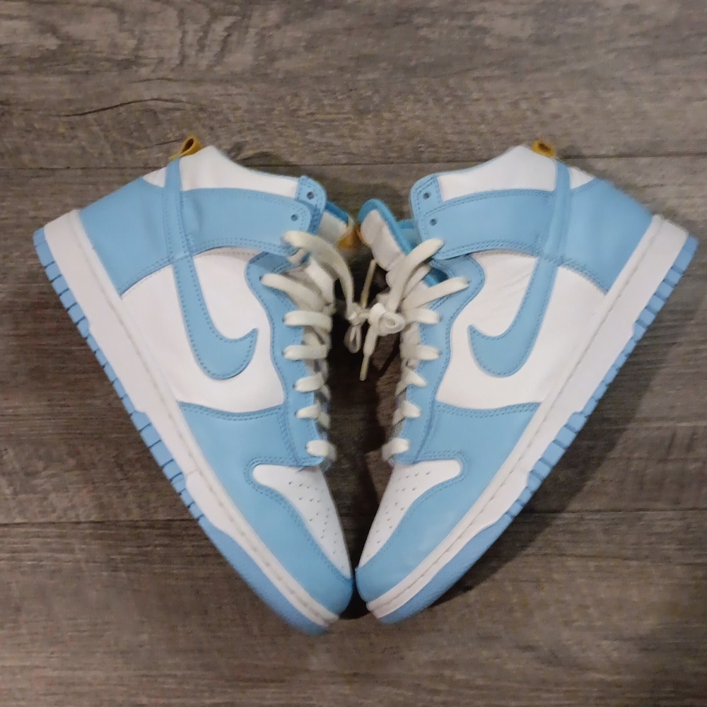 Nike High-Top Dunks in Light Blue and White. Size 9mens - Picture 3 of 6